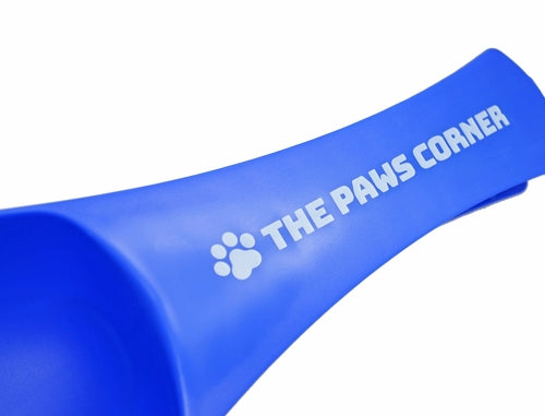 Paw-shaped pet food scoop